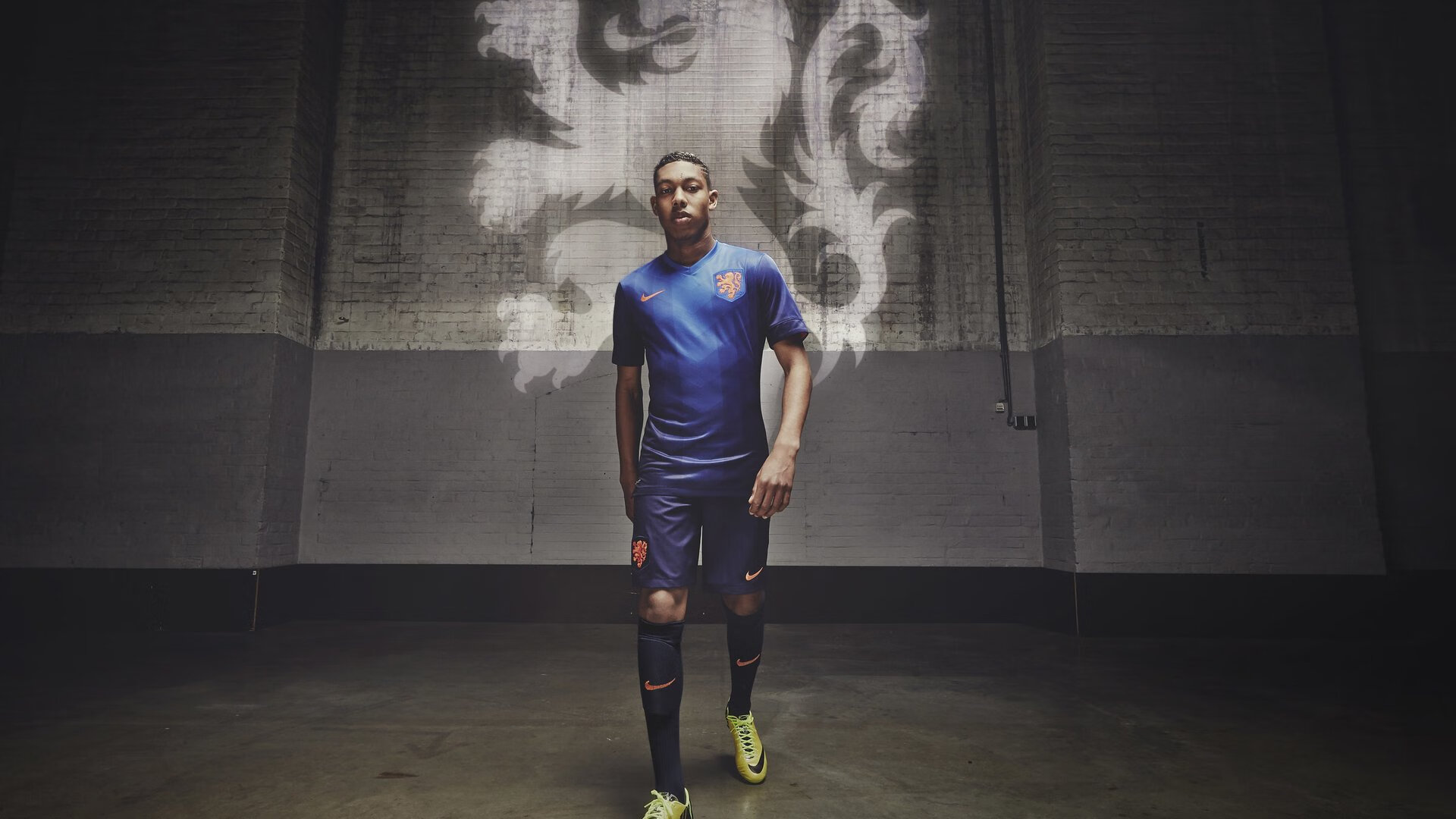 博洛尼亚主打快速推进打出犀利攻势,博洛尼亚进程